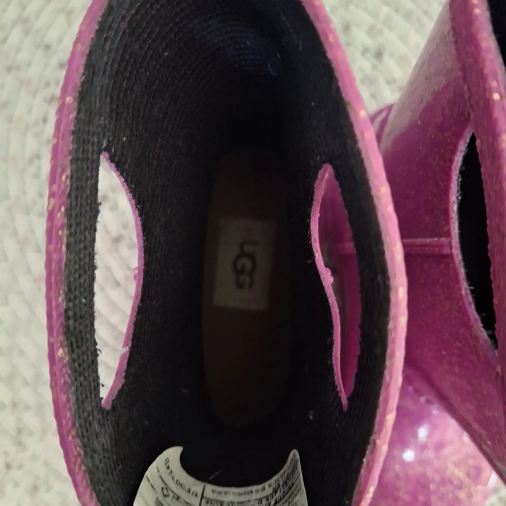 Ugg Kids Glitter Pink Rain Boot Size 7.